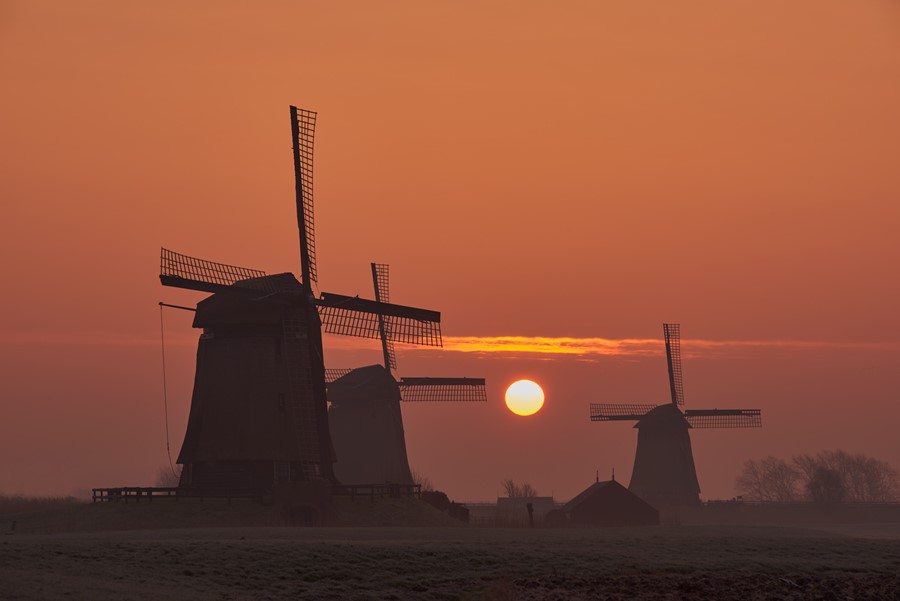 Viagem na Holanda: A experiência de ver de perto um moinho de vento  construído em 1738 em perfeito funcionamento